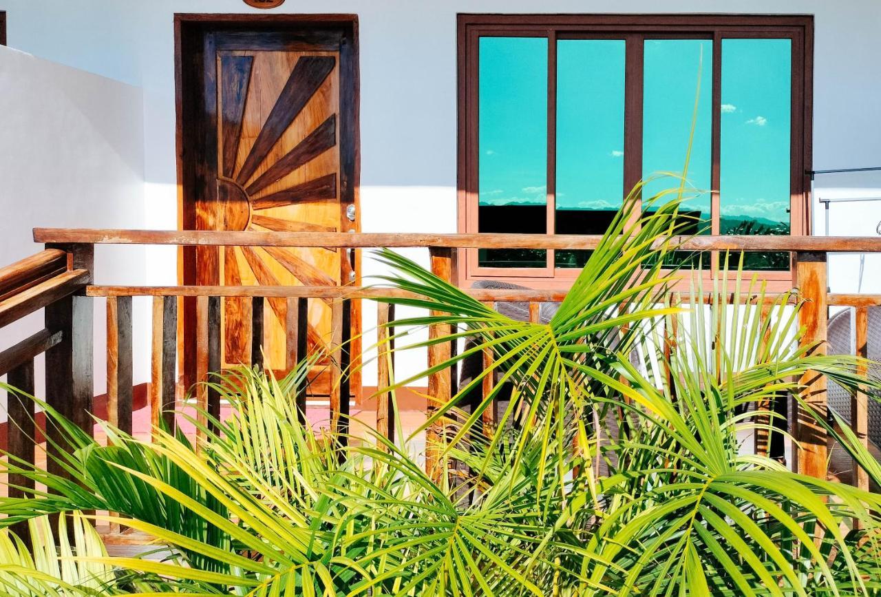 Reddoorz @ Sun Kissed Resort Guindulman Анда Экстерьер фото